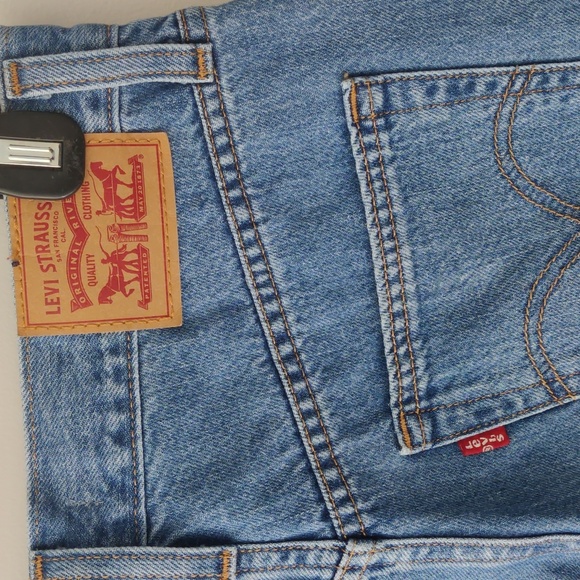 Levi High Waisted Straight | Size 27 - Picture 5 of 6